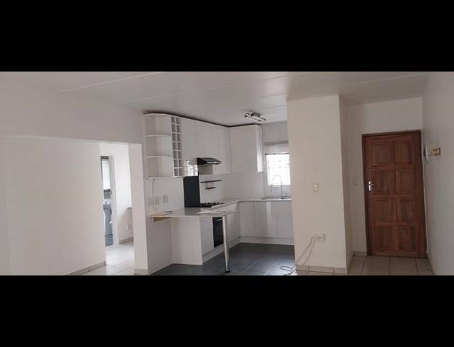 2 BEDROOM TOWNHOUSE FOR SALE IN ORIEL